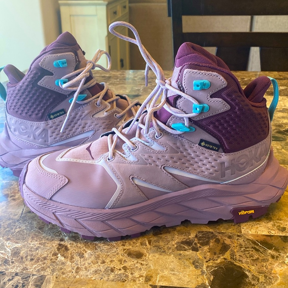 BRAND NEW NEVER WORN